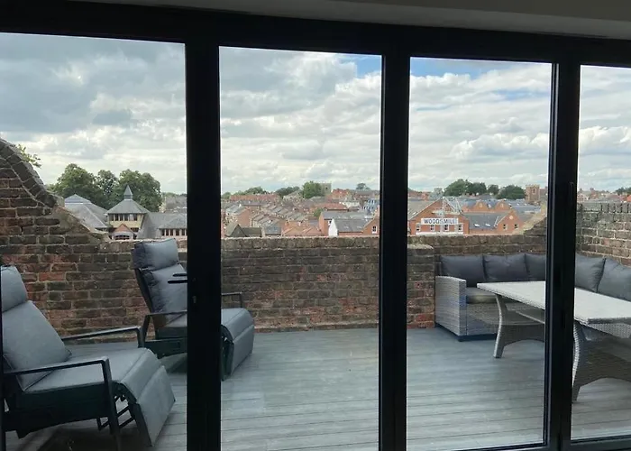 Дом отдыха 11 Penthouse 2 Bedrooms, Sleeps 4